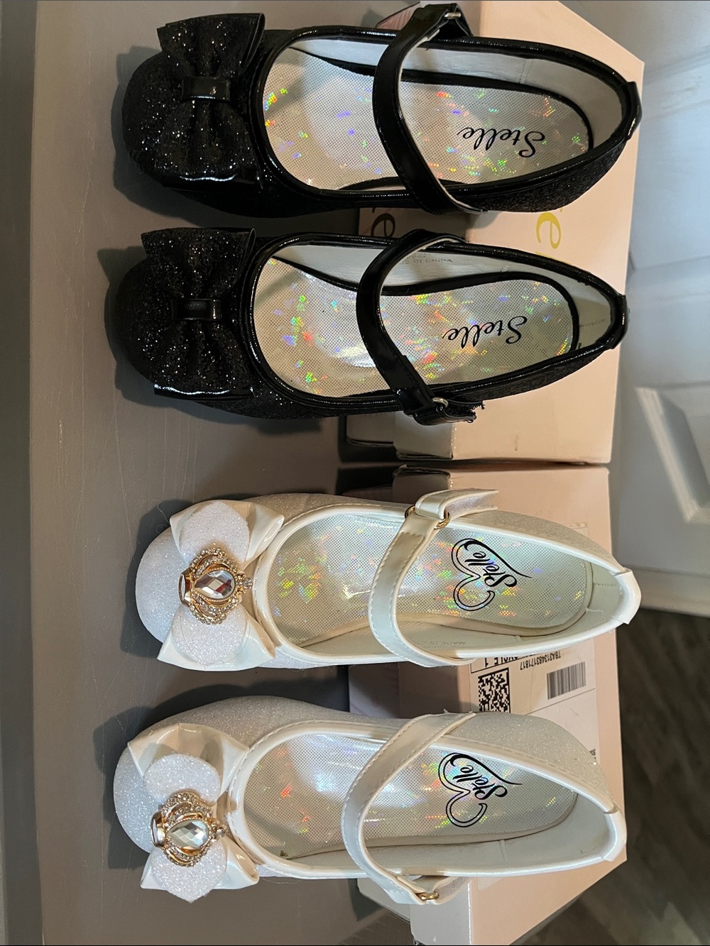 Stella little Girls' Glitter Mary Jane Flats in Black and White bundle size 10